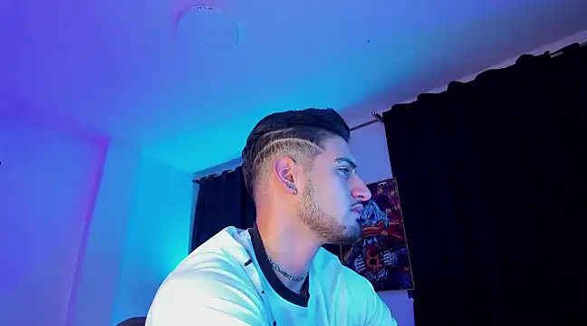 Giomar Reyes online show from 01.07.25