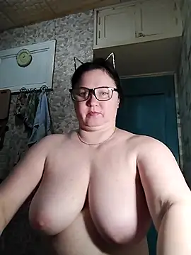 Holly-69 online show from 04.18.26