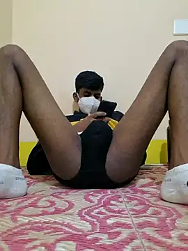 Snapshot of KissesBoyAD chatting on 12.04.24 KissesBoyAD online show from 12.04.24