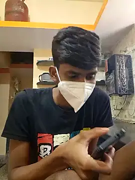 Snapshot of KissesBoyAD chatting on 12.10.24 KissesBoyAD online show from 12.10.24