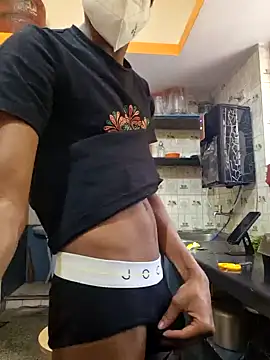 Snapshot of KissesBoyAD chatting on 12.11.24 KissesBoyAD online show from 12.11.24