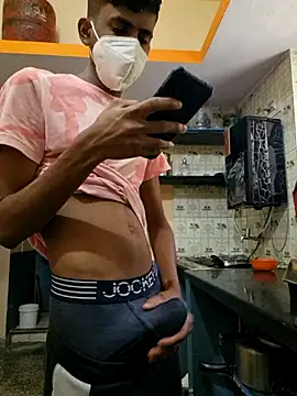 Snapshot of KissesBoyAD chatting on 12.16.24 KissesBoyAD online show from 12.16.24