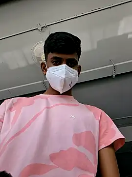 Snapshot of KissesBoyAD chatting on 12.17.24 KissesBoyAD online show from 12.17.24