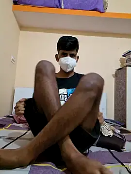 Snapshot of KissesBoyAD chatting on 12.19.24 KissesBoyAD online show from 12.19.24