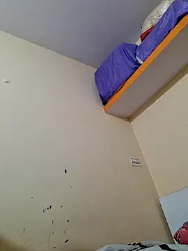 Snapshot of KissesBoyAD chatting on 12.19.24 KissesBoyAD online show from 12.19.24