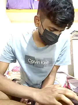 Snapshot of KissesBoyAD chatting on 12.20.24 KissesBoyAD online show from 12.20.24