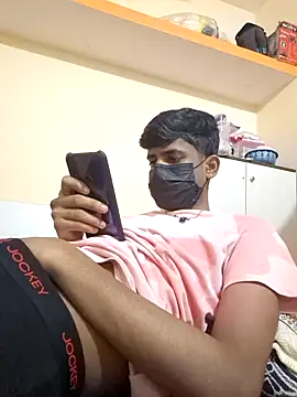 Snapshot of KissesBoyAD chatting on 01.14.25 KissesBoyAD online show from 01.14.25