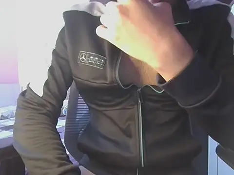 Snapshot of KissesBoyAD chatting on 09.19.25 KissesBoyAD online show from 09.19.25