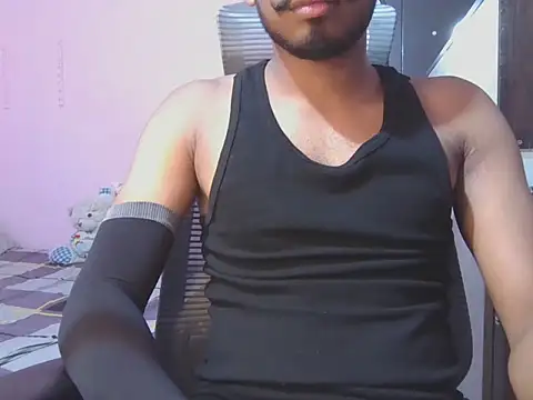 Snapshot of KissesBoyAD chatting on 09.26.25 KissesBoyAD online show from 09.26.25