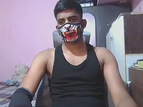 Snapshot of KissesBoyAD chatting on 10.01.25 KissesBoyAD online show from 10.01.25