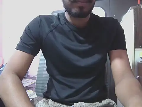 Snapshot of KissesBoyAD chatting on 10.27.25 KissesBoyAD online show from 10.27.25