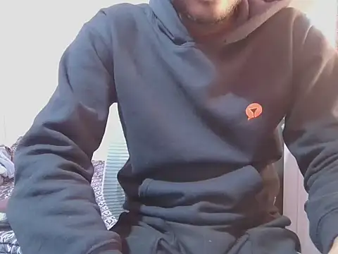 Snapshot of KissesBoyAD chatting on 11.27.25 KissesBoyAD online show from 11.27.25