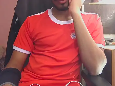 Snapshot of KissesBoyAD chatting on 12.16.25 KissesBoyAD online show from 12.16.25