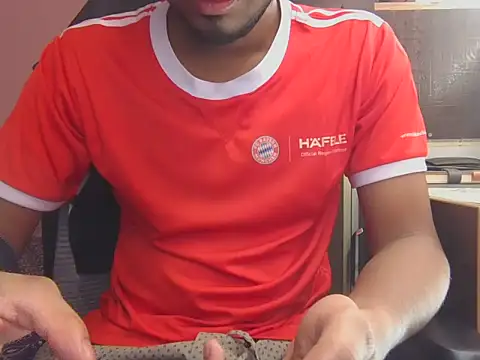 Snapshot of KissesBoyAD chatting on 12.19.25 KissesBoyAD online show from 12.19.25