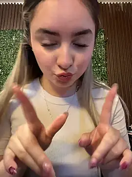 imlindapink online show from 07.23.26