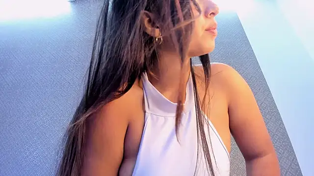 Snapshot of Valery_Foxx_ chatting on 12.19.24 Valery Foxx online show from 12.19.24