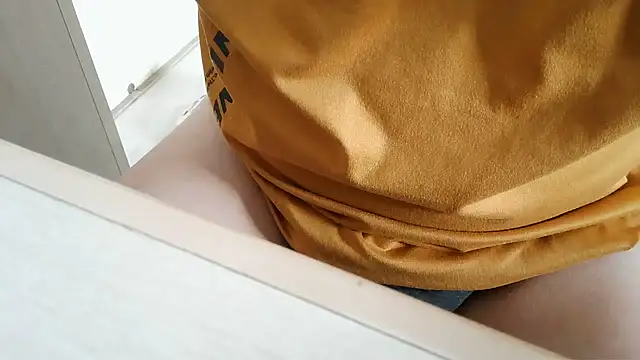 Snapshot of XiaoGuoGuo284512 chatting on 10.13.25 XiaoGuoGuo284512 online show from 10.13.25