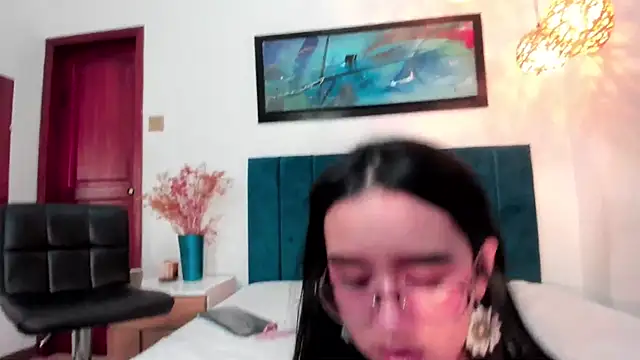 LaraGoldd online show from 02.19.25