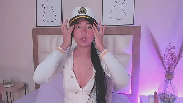 LaraGoldd online show from 10.06.25