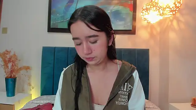 LaraGoldd online show from 11.28.25