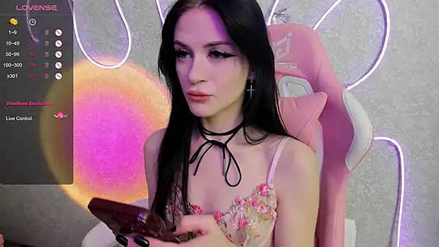 Molly Crystall online show from 07.25.26