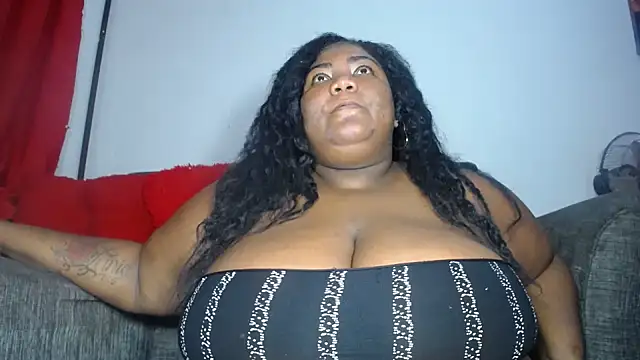 Snapshot of bustyboobsperver chatting on 02.22.25 bustyboobsperver online show from 02.22.25