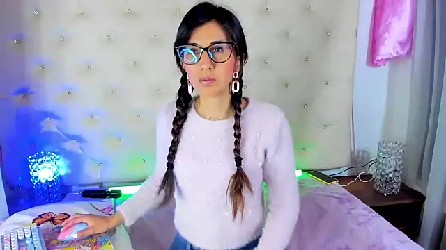  jade white  online show from 02.19.25