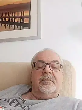 Snapshot of Satiro_Sevilla chatting on 03.22.25 Satiro Sevilla online show from 03.22.25