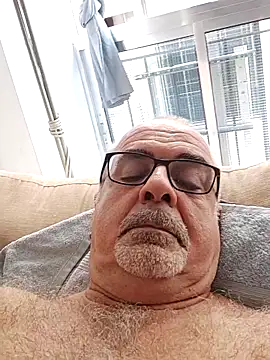 Snapshot of Satiro_Sevilla chatting on 09.15.25 Satiro Sevilla online show from 09.15.25