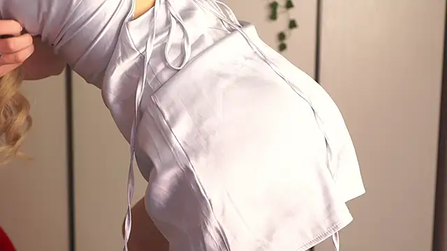 norakisses online show from 05.12.26