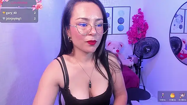 Snapshot of Tiara_rr chatting on 12.07.24 Tiara rr online show from 12.07.24