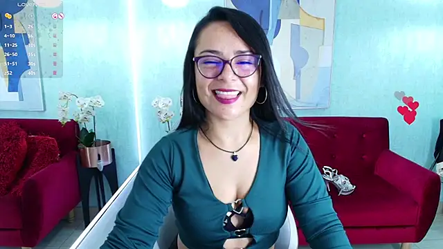 Snapshot of Tiara_rr chatting on 02.26.25 Tiara rr online show from 02.26.25