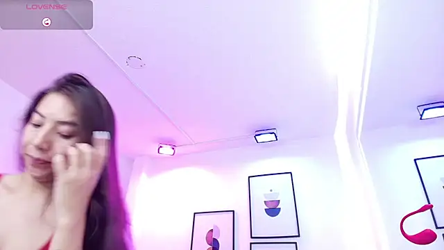 Ema louis  online show from 07.03.26