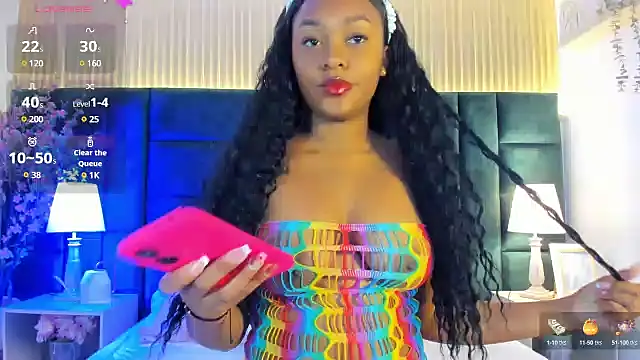 Snapshot of NaomyBaez chatting on 12.03.24 NaomyBaez online show from 12.03.24