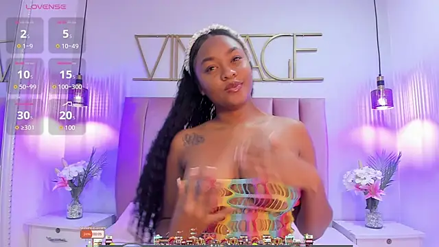 Snapshot of NaomyBaez chatting on 12.20.24 NaomyBaez online show from 12.20.24
