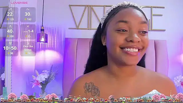 Snapshot of NaomyBaez chatting on 12.20.24 NaomyBaez online show from 12.20.24