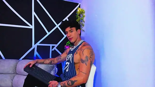 JUSTIN FULLER1 online show from 02.02.25