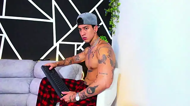 JUSTIN FULLER1 online show from 02.06.25