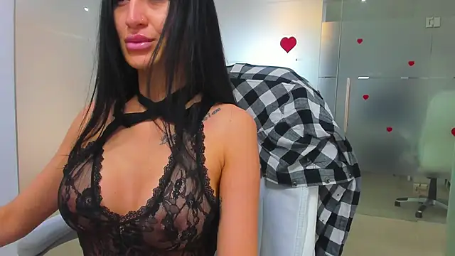 Queenrafaella online show from 05.04.26