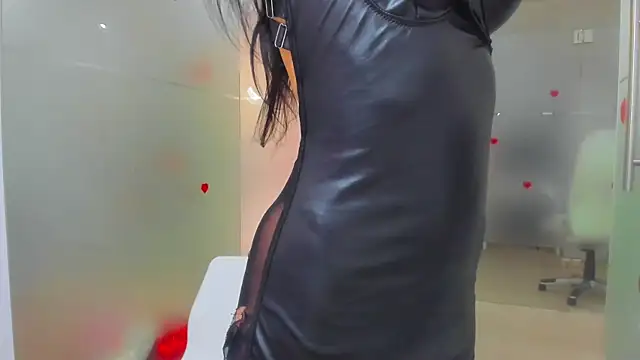 Queenrafaella online show from 05.05.26