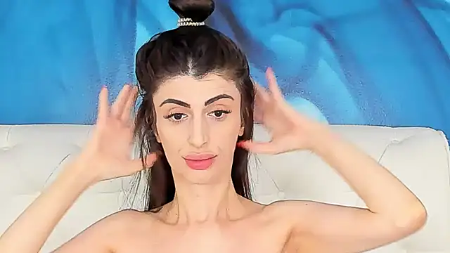 SkinnyDolly online show from 02.02.26