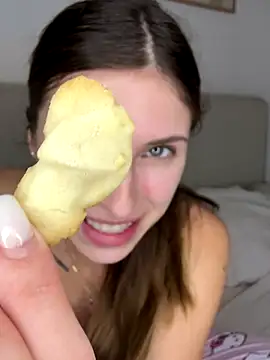 emma05 online show from 12.08.24