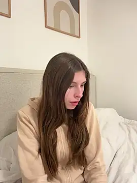 emma05 online show from 12.10.24