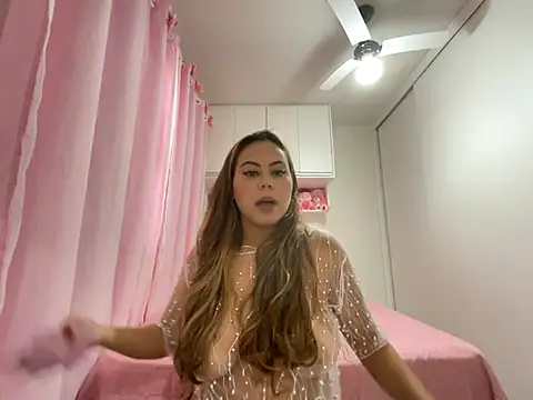 Snapshot of lariic chatting on 03.18.25 lariic online show from 03.18.25