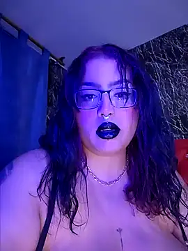 Snapshot of TattooedJenn chatting on 01.25.25 TattooedJenn online show from 01.25.25