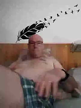 Snapshot of bogland33 chatting on 07.19.26 bogland33 online show from 07.19.26