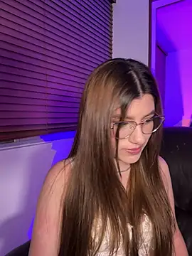 Snapshot of ARITOO_ chatting on 03.05.25 ARITOO online show from 03.05.25