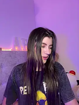 Snapshot of ARITOO_ chatting on 11.21.25 ARITOO online show from 11.21.25