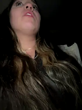 Snapshot of ARITOO_ chatting on 11.30.25 ARITOO online show from 11.30.25