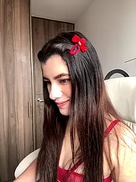 Snapshot of ARITOO_ chatting on 12.04.25 ARITOO online show from 12.04.25